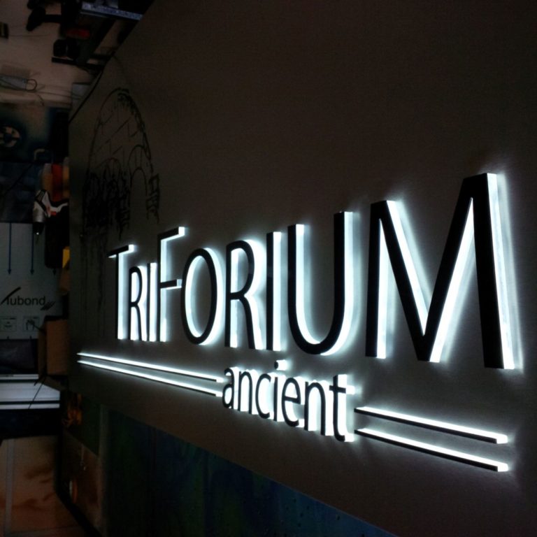 Kaseton z Dibondu Triforium