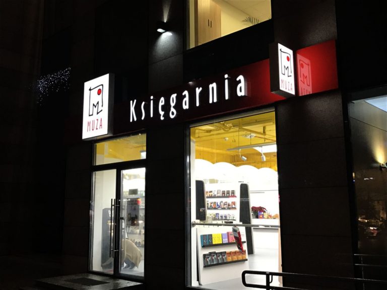 Kasetony z Dibondu i litery 3D Muza(1)