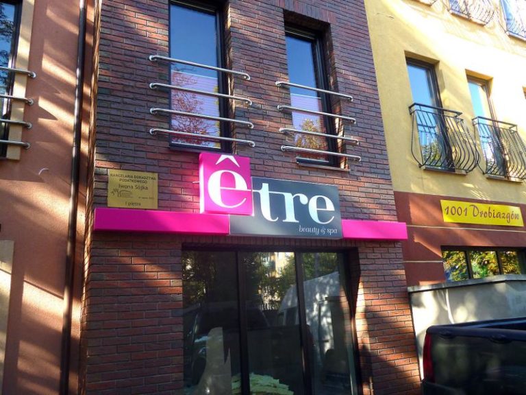 kasetony z plexi etre