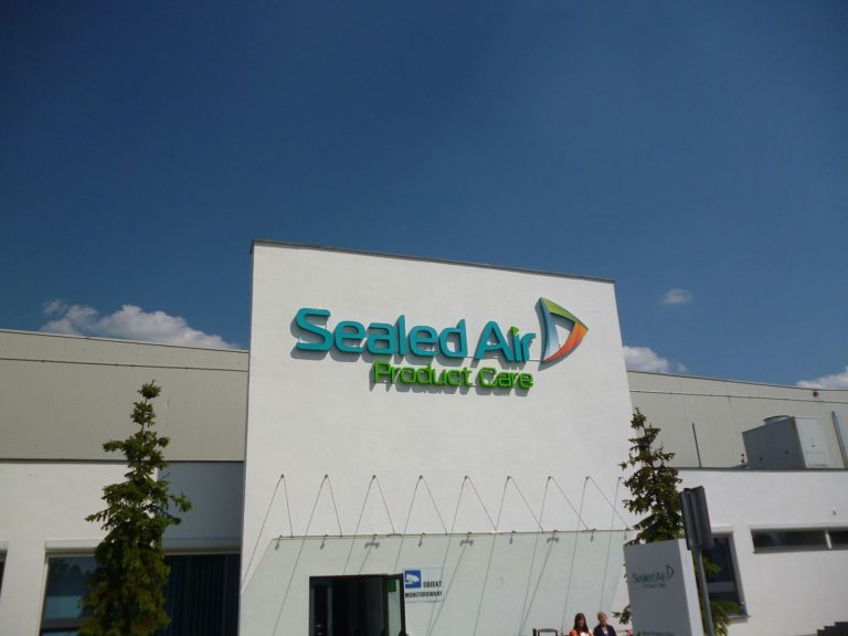 podswietlane logo Sealed Air Warszawa