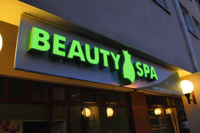 szyldy podswietlane beauty and spa
