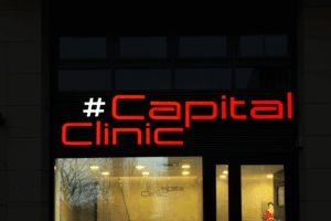 Litery 3d swietlne Warszawa Capital Clinic